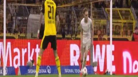 “激战昨夜：6胜4负险象环生，保级悬念重生，球队前景几何？”